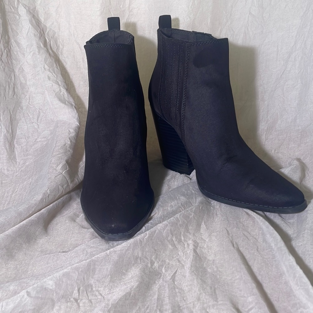 Black Cowgirl Booties